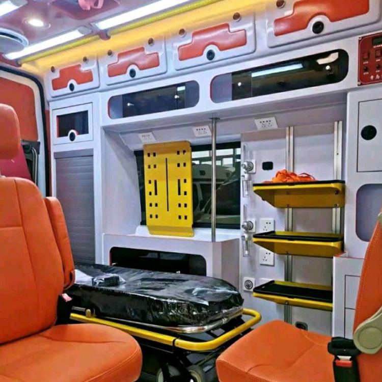 龙华长途救护车护送病人租赁价格